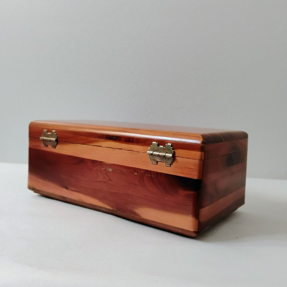 Vintage Miniature Lane Cedar Chest, Aberdeen Furniture Co, Rare w/Original Key - Picture 5 of 12